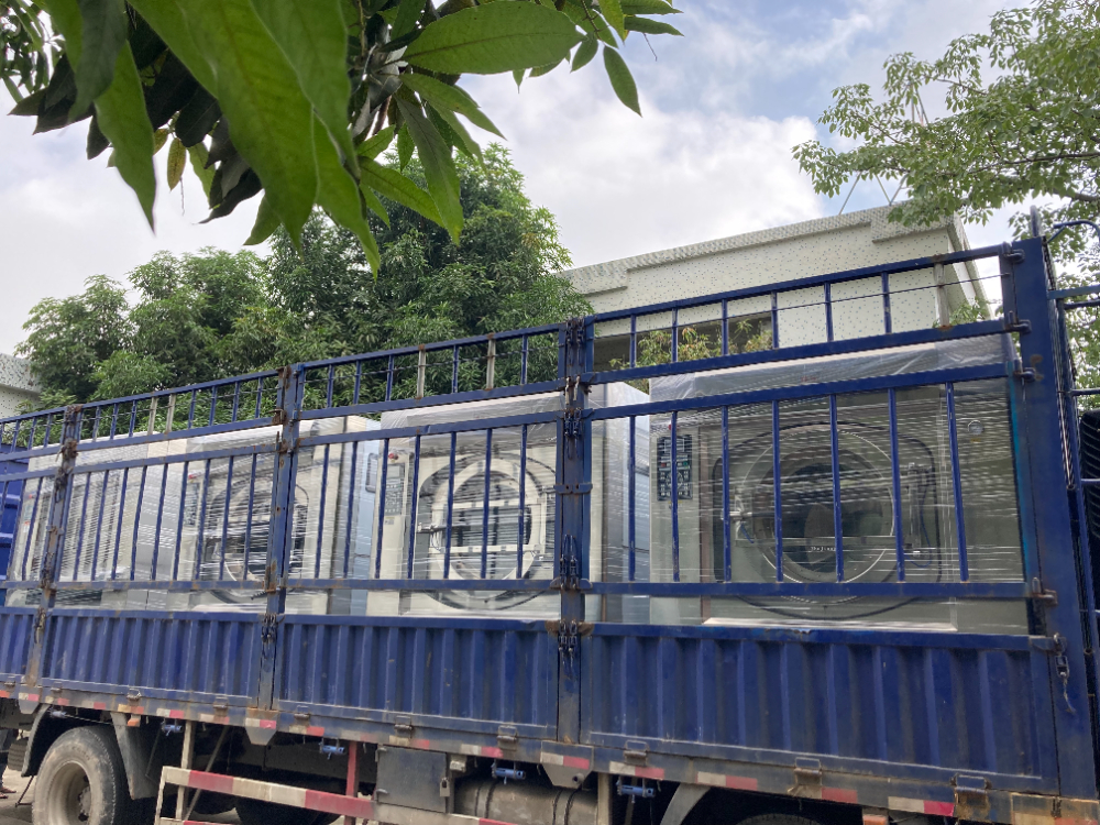 干洗店老板哭訴：廣州工業(yè)用大型洗衣機(jī)XTH-380D，讓我三個(gè)月省下一個(gè)員工的工資！